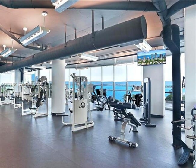 Building Photo - 2101 Brickell Ave