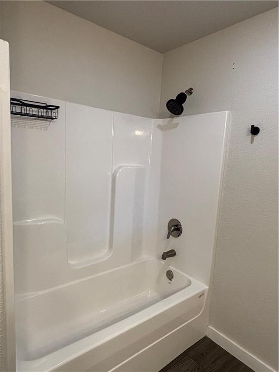 Building Photo - 512 Vee St