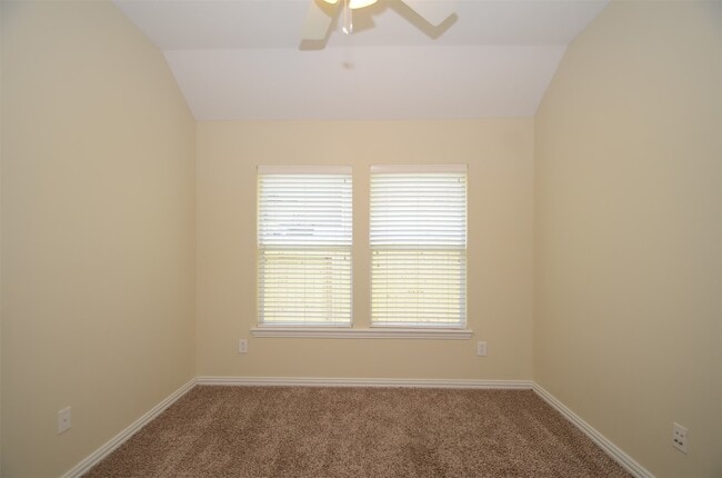 Building Photo - 23207 Dewflower Dr