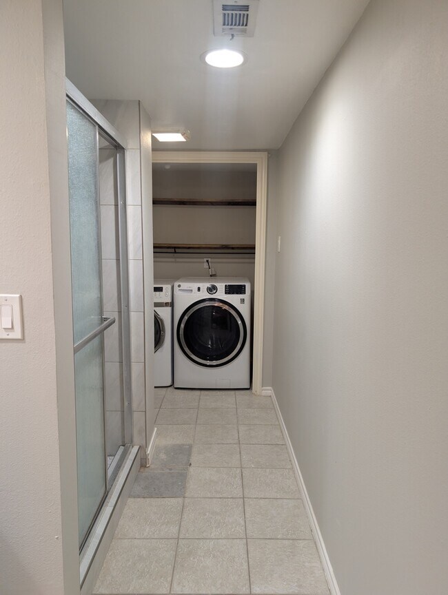 Building Photo - Spacious 3BR 3BA • Attached Garage • Two Patios • Two Primary Suites in Spring