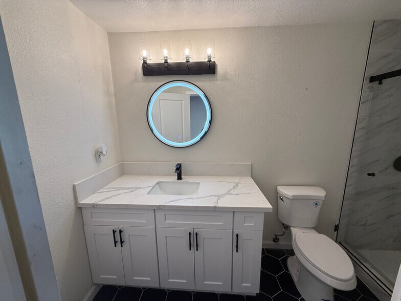 Building Photo - 132 Palm Ave