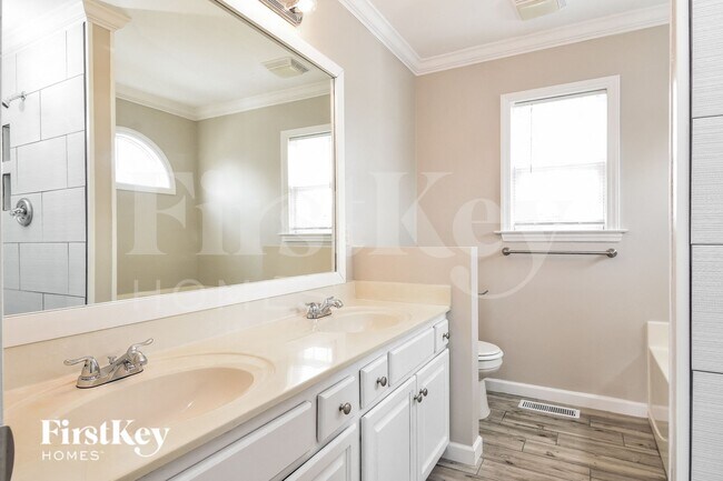 Building Photo - 6033 Old Plank Rd