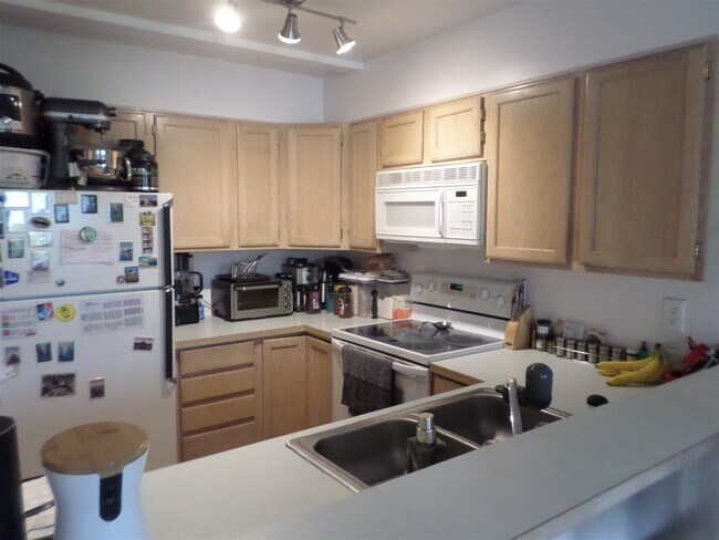Building Photo - 2117 N 107th St