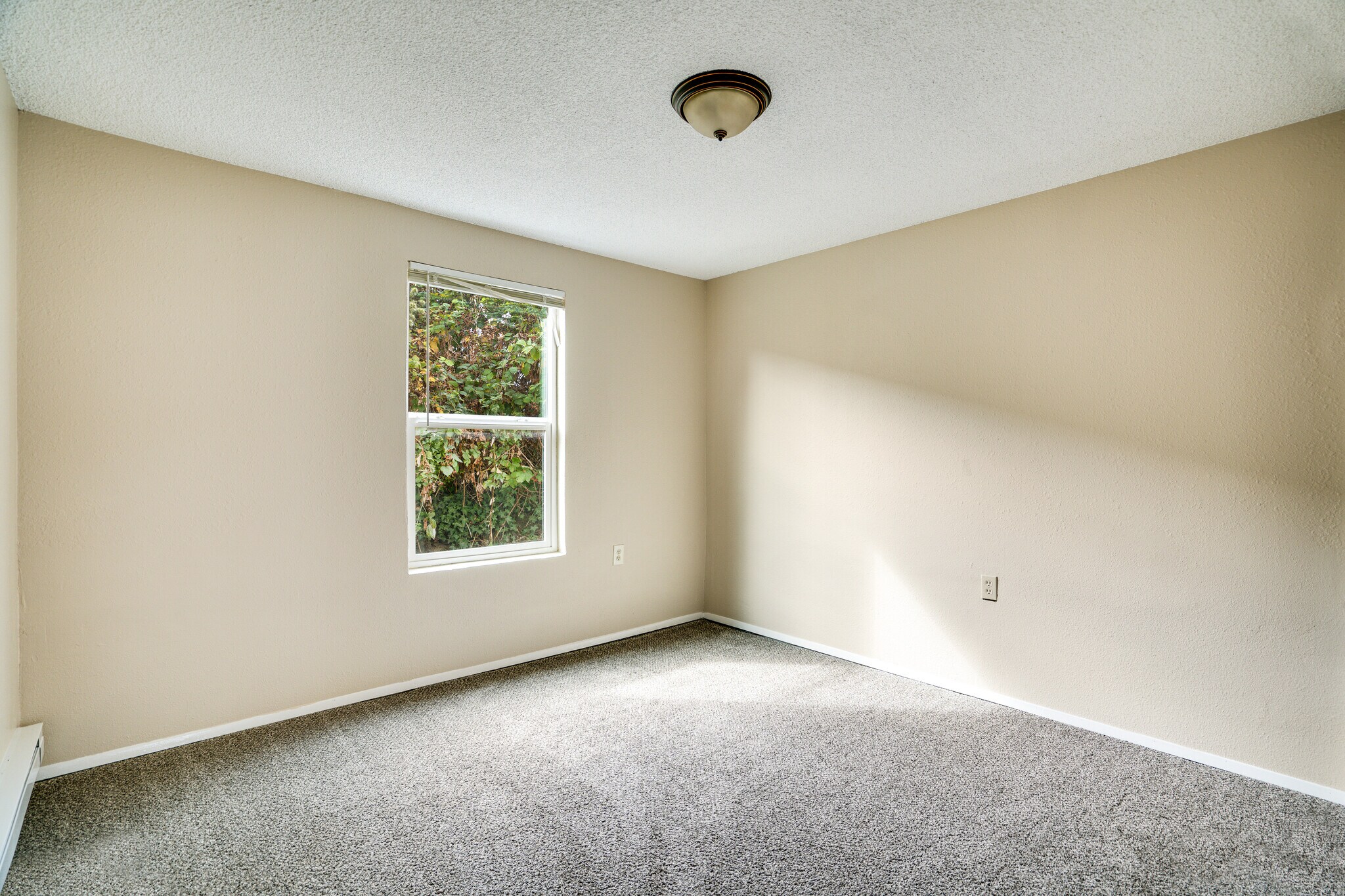 Bedroom - 2410 S I St