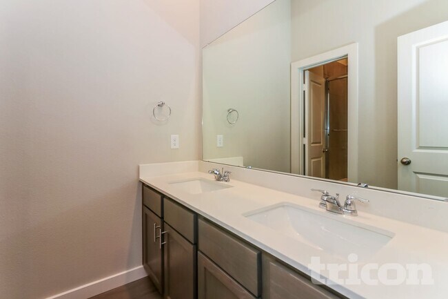 Building Photo - 2331 Cohorn Trl