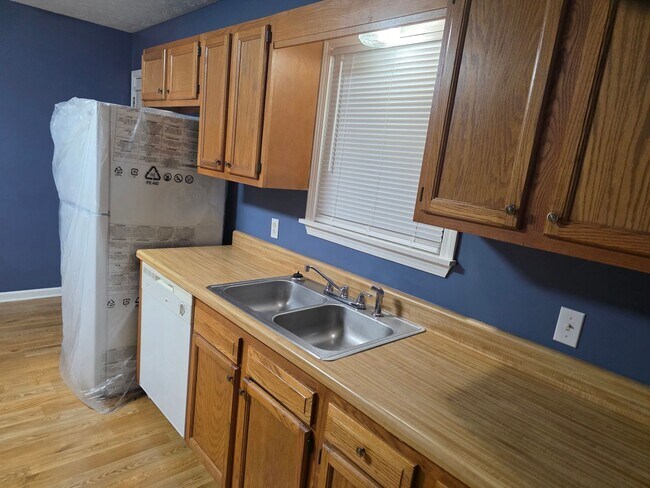 Building Photo - 103 Stanford Cir