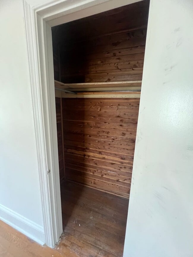 Building Photo - Spacious 4-Bedroom Brick Home with Hardwood Floors and Walk-In Closet