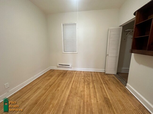 Building Photo - PM-221-002