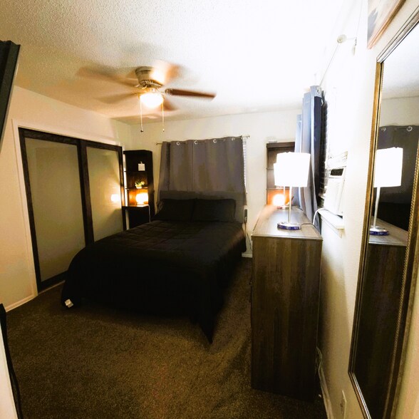 Building Photo - 5311 Costa Mesa St