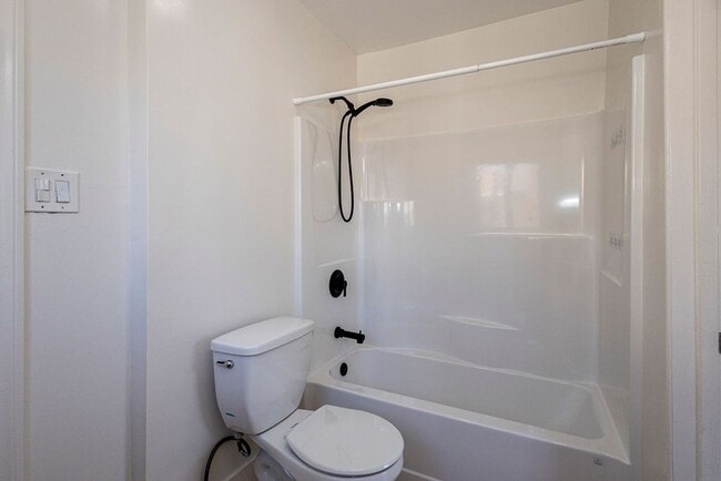 Building Photo - Charming 2BR Back House Near Downtown LA & Dodger Stadium