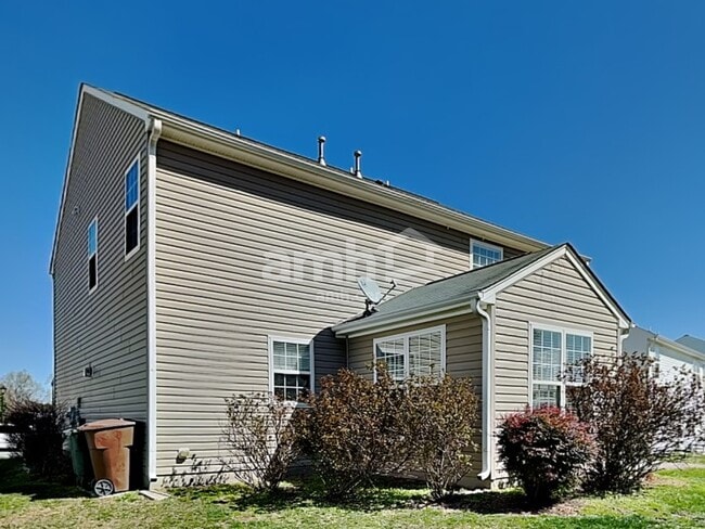 Building Photo - 5318 Ian Dr