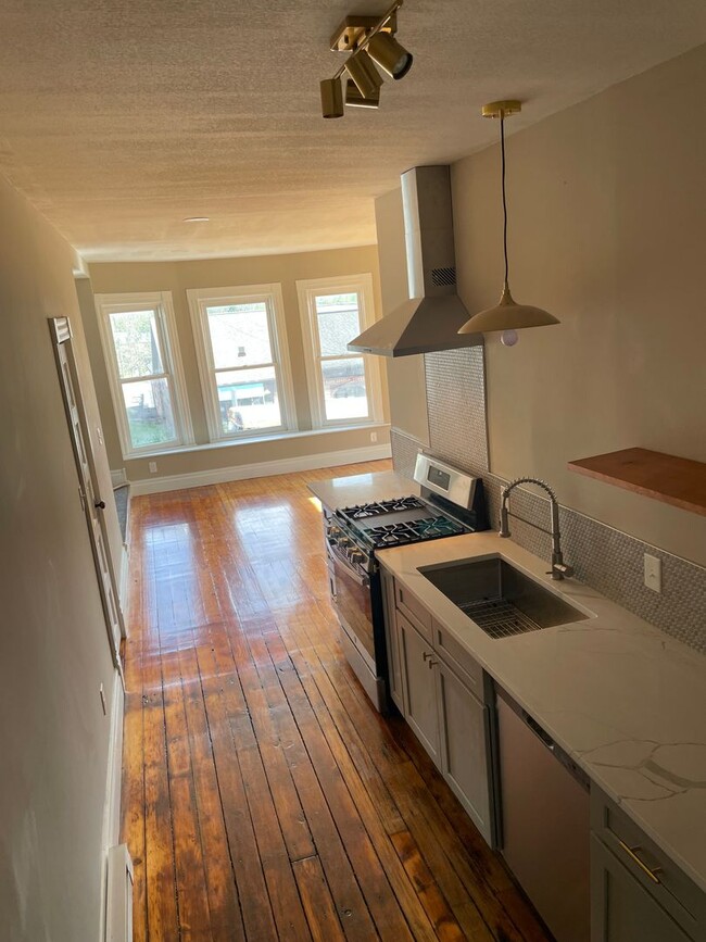 Building Photo - Brand New 1 Bedroom Apartment