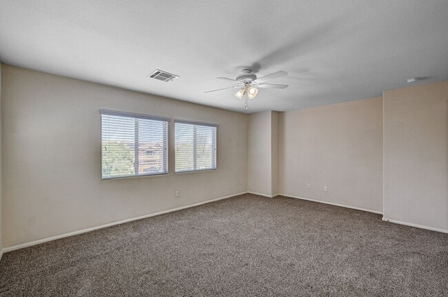 Building Photo - Beautiful 3 Bedroom + Loft - SOLAR INCLUDED!