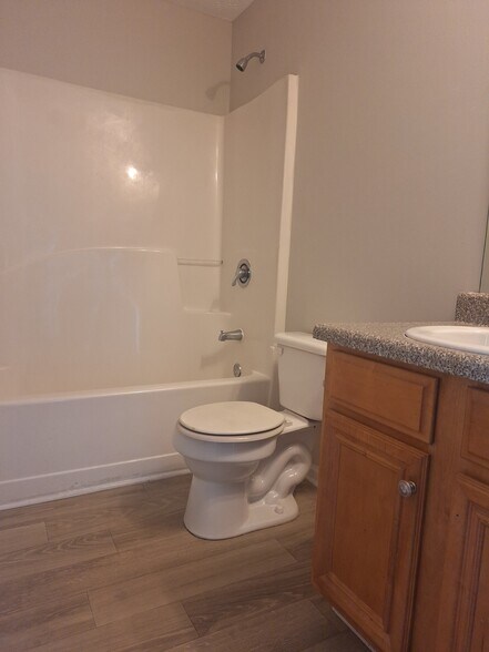 Building Photo - 5646 One Lake Way