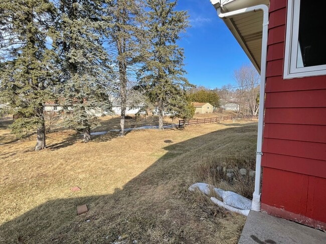 Building Photo - AVAILABLE JUNE - Nice 5 Bed 2 Bath Near Campus w/ OSP & Huge Yard