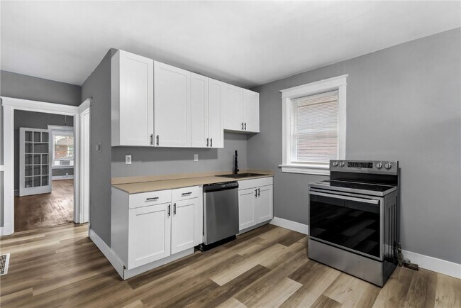 Building Photo - 4234 Dewey Ave