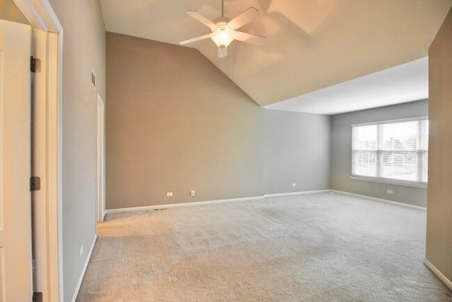 Building Photo - 24813 Ironwood Ct