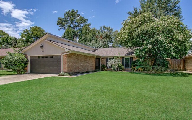 Building Photo - 9426 Charter Ridge Dr