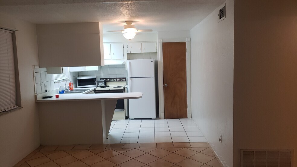Building Photo - 509 S Grandview Ave