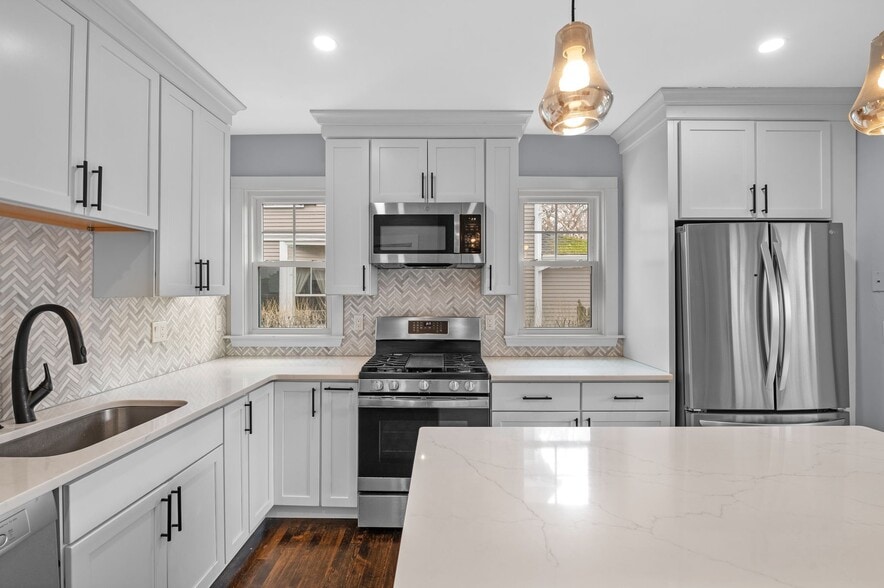 Building Photo - 41 Abbott St