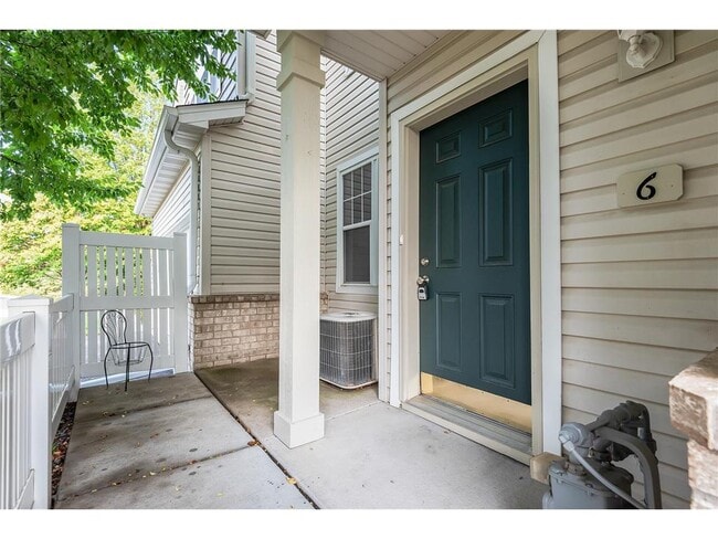 Building Photo - 5020 Holly Ln N