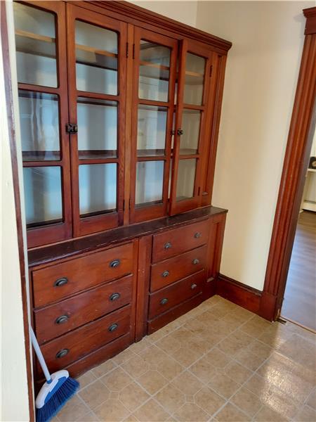 Building Photo - 112 Cranch St