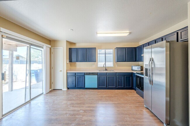 Building Photo - Spacious 3-Bed Tucson Rental with Garage &...