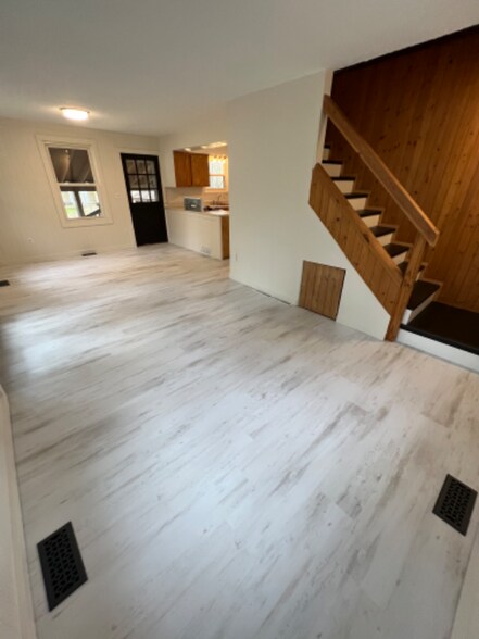 Building Photo - 6848 Whispering Pines Dr