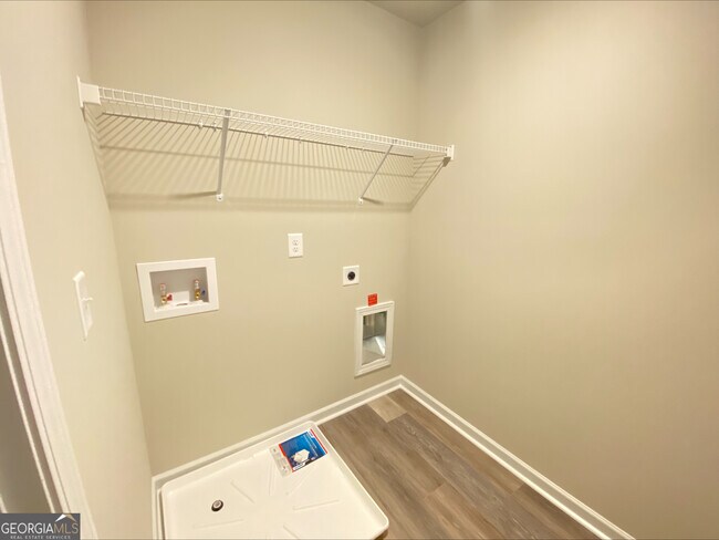 Building Photo - 1466 Fern Ridge Ln
