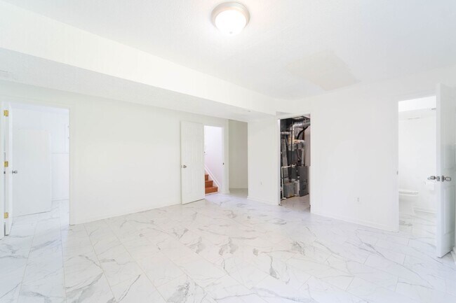Building Photo - 3 bed 2 bath Chancellor Hills Home