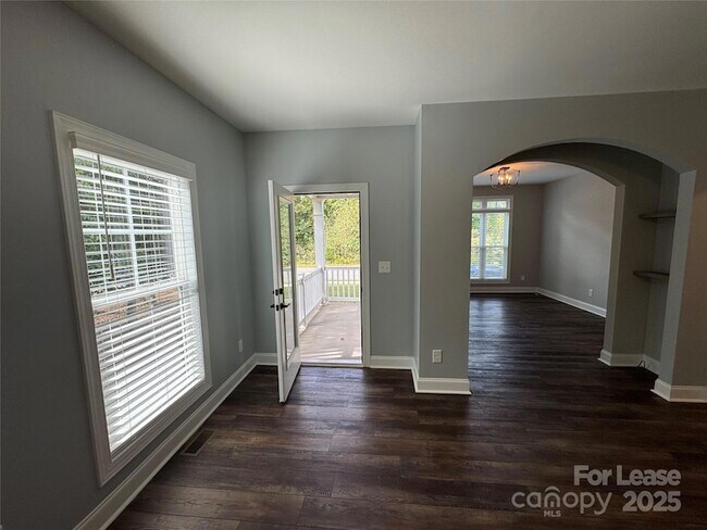 Building Photo - 3011 Waxhaw Crossing Dr