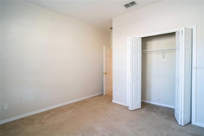 Building Photo - 561 Winthrop Dr