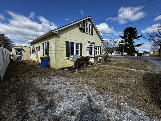 Building Photo - 2830 Lincoln Hwy E