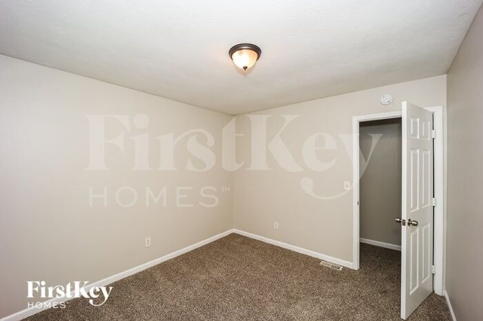 Building Photo - 420 Freestone Dr