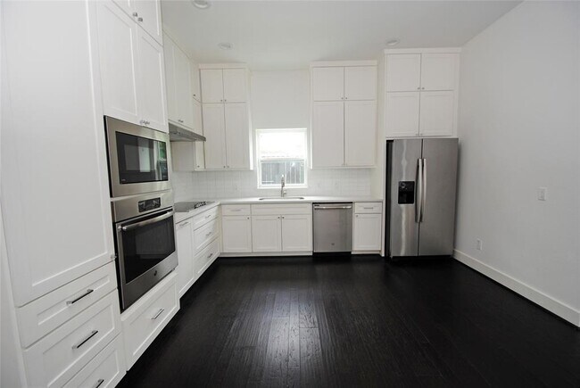 Building Photo - 7707 Jack Oak Ave