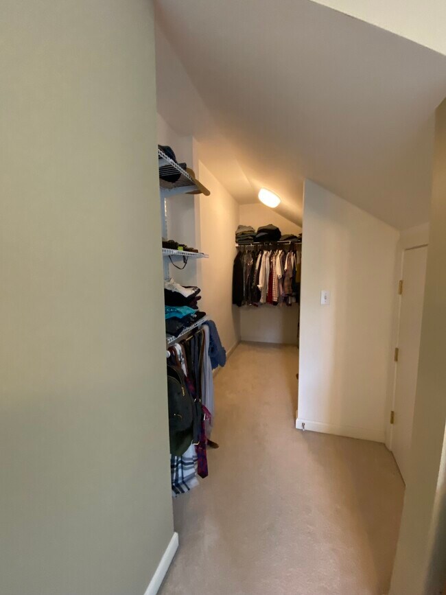 Building Photo - 7 Marion Ave