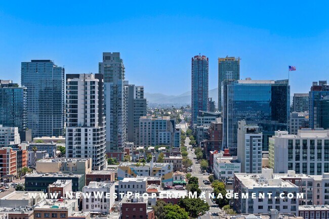 Building Photo - Spectacular Marina District 3-Bedroom Pent...