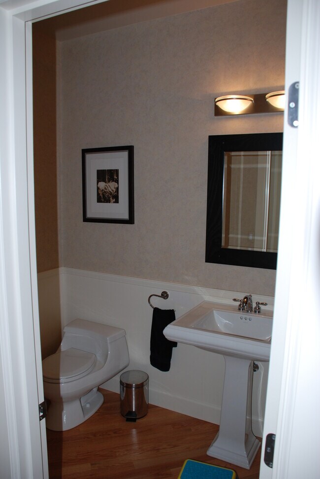 Building Photo - 20522 NE 23rd Ct