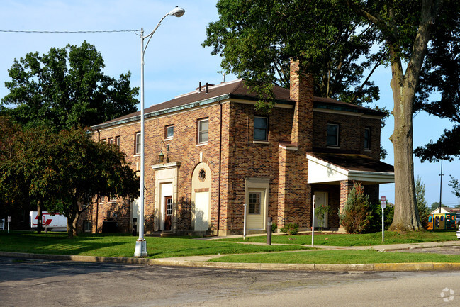 Building Photo - Stouder Center