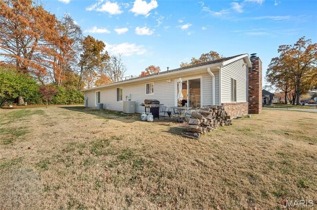 Building Photo - 302 Britanna Dr