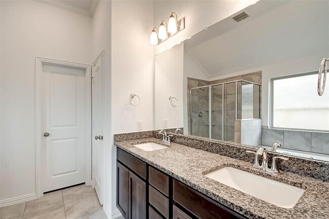 Building Photo - 2323 Green Kale Dr