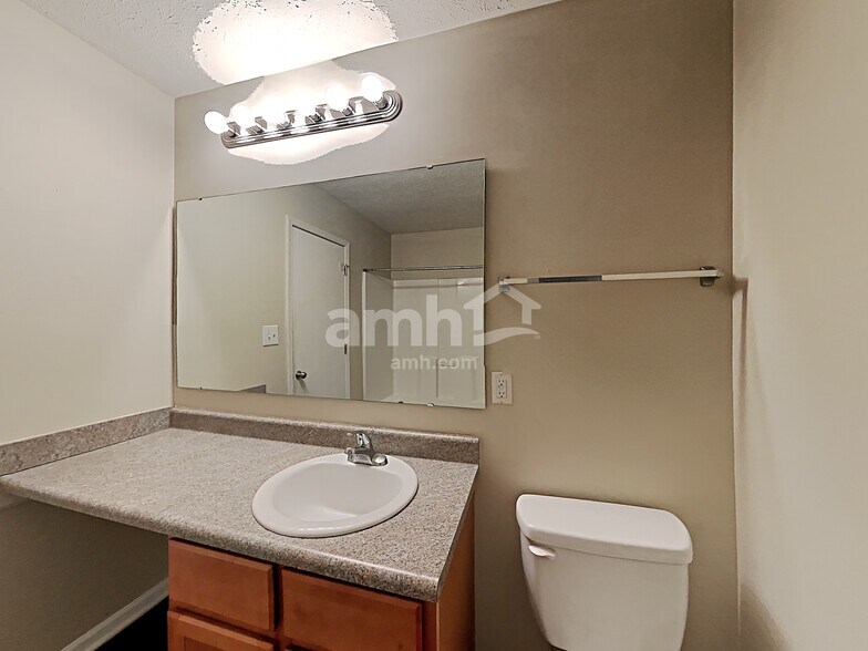 Building Photo - 10444 Bellchime Ct