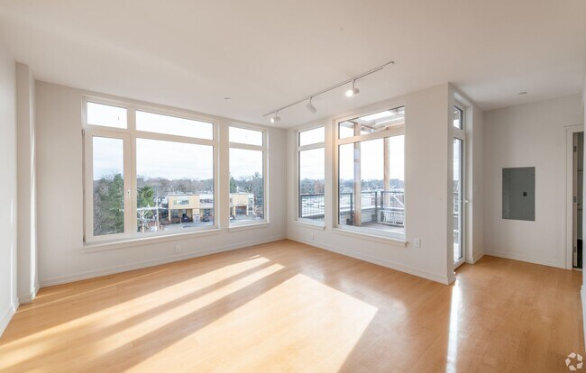 Building Photo - GORGEOUS Cambridge 2 bed/2 bath with centr...