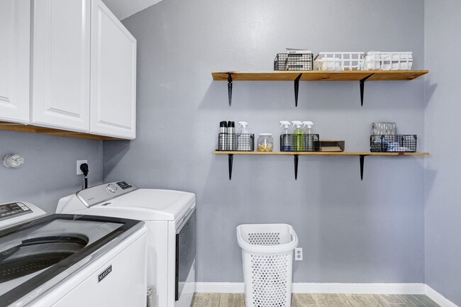 Building Photo - ***APPLICATION CURRENTLY UNDER REVIEW***Ga...