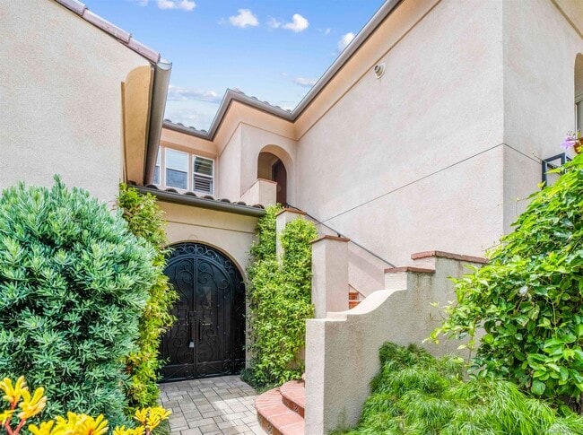 Building Photo - 1679 Buena Vista Way