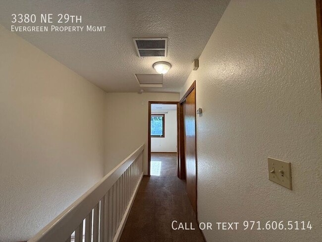 Building Photo - 3380 NE 29th St