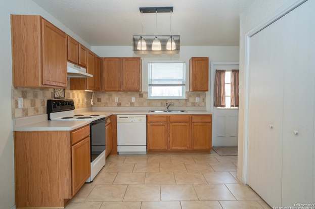 Building Photo - 9603 Kennebec Way