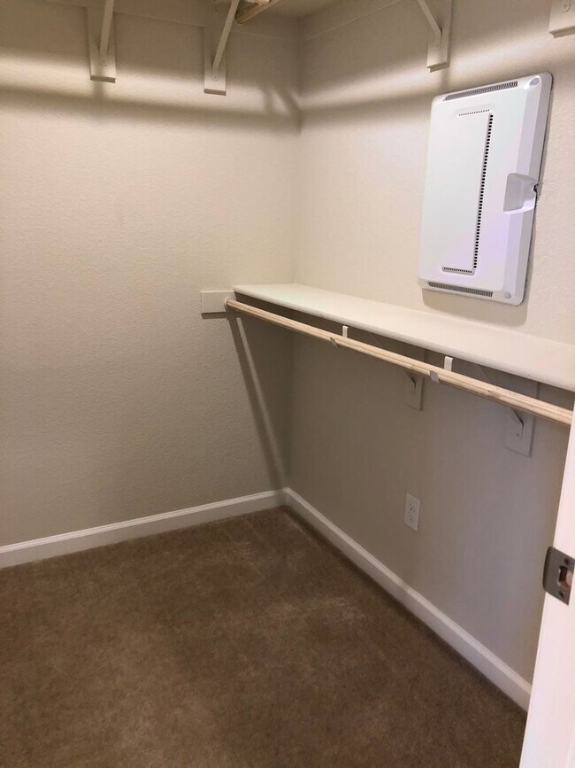 Building Photo - Modesto 3 Bedroom 2.5 Bath Newer Construction