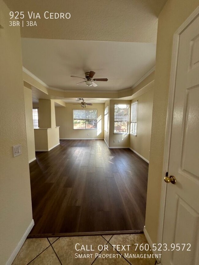 Building Photo - Beautiful Chula Vista 3bed+1 Loft, 2.5 bat...