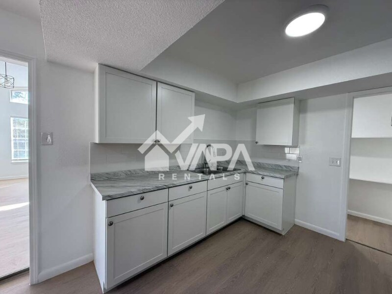 Building Photo - 7462 Meadow Breeze Dr